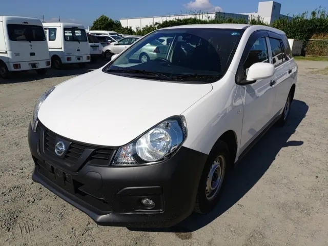NISSAN AD 2021